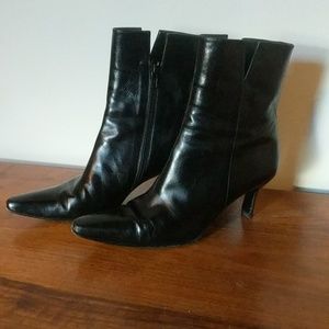 Stuart Weitzman black leather heeled boots